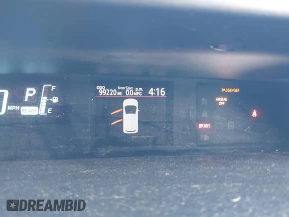 2014 Toyota Prius One z VIN JTDKDTB33E1084502, wystawiony jako IAAI lot #43407365 z przebiegiem 99 220 mil mil oraz . Historia ofert i sprzedaży dostępna na DreamBid. Obrazek 7.