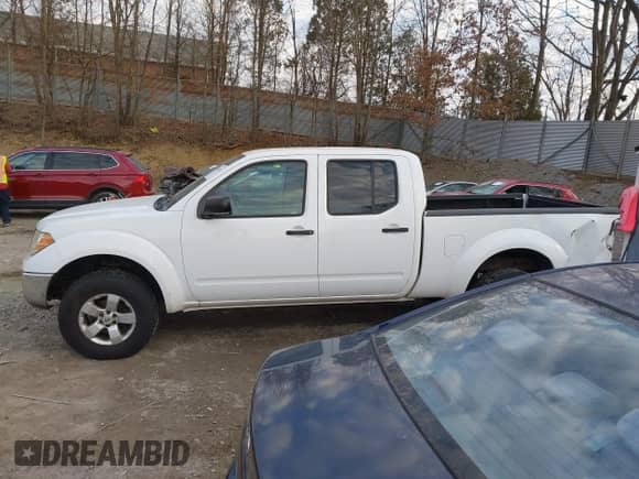 2011 Nissan Frontier SV z VIN 1N6AD0FV4BC442158, wystawiony jako IAAI lot #41768998 z przebiegiem 122 693 mil mil oraz . Historia ofert i sprzedaży dostępna na DreamBid. Obrazek 14.