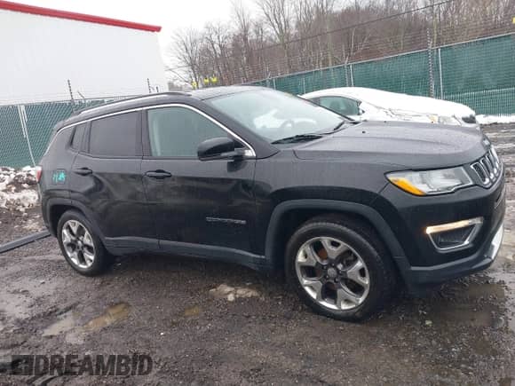 2019 Jeep Compass Limited with VIN 3C4NJCCB2KT667174, listed as a IAAI auction lot 41575606 with 110,995 mi miles and . Bid and sale history available at DreamBid. Image 14.
