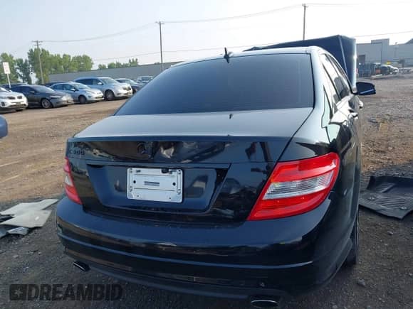 2010 Mercedes-Benz C 300 Sport с VIN WDDGF5EB1AR119649, выставлен на аукционе IAAI как лот 42941029 с пробегом 94 708 миль миль и . История ставок и продаж доступна на DreamBid. Изображение 16.