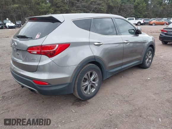 2016 Hyundai Santa Fe with VIN 5XYZT3LB9GG364905, listed as a IAAI auction lot 43513956 with 199,453 mi miles and . Bid and sale history available at DreamBid. Image 4.