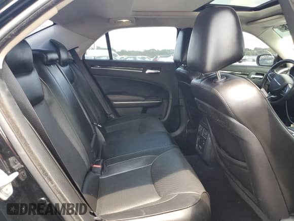 2019 Chrysler 300 Limited с VIN 2C3CCAKG6KH625302, выставлен на аукционе Copart как лот 62374935 с пробегом 85 234 миль миль и Списание • Salvage title. История ставок и продаж доступна на DreamBid. Изображение 10.