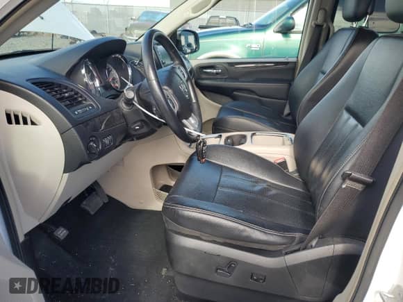 2014 Dodge Grand Caravan Crew z VIN 2C4RDGDG4ER414715, wystawiony jako Copart lot #51990885 z przebiegiem 130 951 mil mil oraz Nie do naprawy • Non repairable. Historia ofert i sprzedaży dostępna na DreamBid. Obrazek 7.