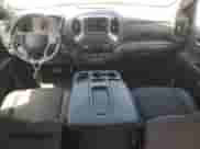 2024 Chevrolet Silverado 1500 Custom Trail Boss z VIN 3GCUDCE89RG392815, wystawiony jako Copart lot #70260445 z przebiegiem 29 021 mil mil oraz Szkoda całkowita • Salvage title. Historia ofert i sprzedaży dostępna na DreamBid. Obrazek 8.