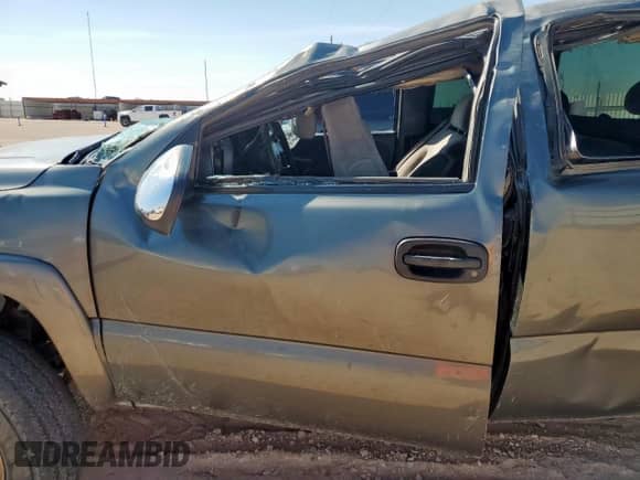 2001 Chevrolet Silverado 2500HD LS with VIN 1GCHC29U01E324615, listed as a Copart auction lot 71101585 with Not provided miles and Salvage title. Bid and sale history available at DreamBid. Image 7.