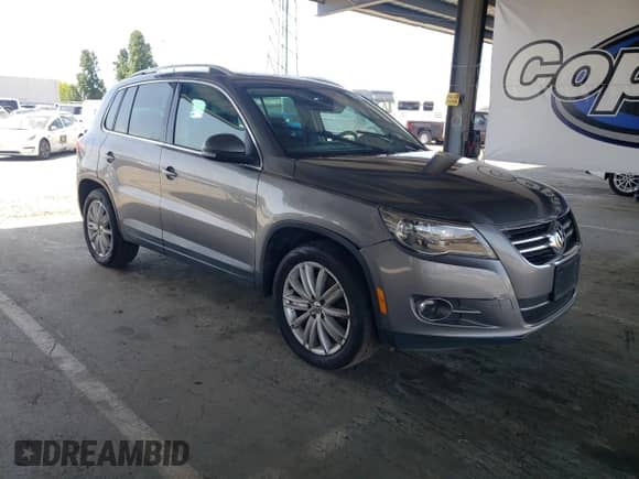 2010 Volkswagen Tiguan с VIN WVGAV9AX8AW511830, выставлен на аукционе Copart как лот 57359675 с пробегом 147 672 миль миль и Чистый • Clean title. История ставок и продаж доступна на DreamBid. Изображение 4.