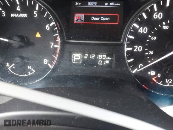 2015 Nissan Pathfinder Platinum with VIN 5N1AR2MM9FC657658, listed as a IAAI auction lot 41628216 with 212,189 mi miles and . Bid and sale history available at DreamBid. Image 15.