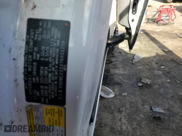 2007 Hyundai Entourage GLS with VIN KNDMC233X76032259, listed as a Copart auction lot 54518355 with 173,286 mi miles and Non repairable. Bid and sale history available at DreamBid. Image 14.