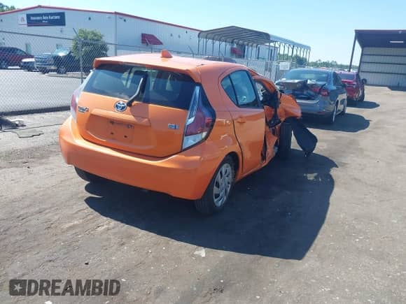 2015 Toyota Prius One z VIN JTDKDTB30F1095149, wystawiony jako IAAI lot #42846245 z przebiegiem 80 862 mil mil oraz . Historia ofert i sprzedaży dostępna na DreamBid. Obrazek 4.