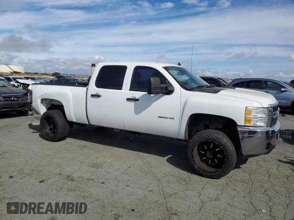 2014 Chevrolet Silverado 1500 с VIN 1GC4CZCG1EF129763, выставлен на аукционе Copart как лот 71725385 с пробегом 132 241 миль миль и Списание • Salvage title. История ставок и продаж доступна на DreamBid. Изображение 4.