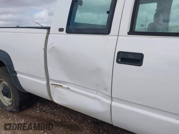 1998 Chevrolet Silverado 2500 с VIN 1GCGK29R2WE162374, выставлен на аукционе IAAI как лот 42096683 с пробегом 104 600 миль миль и . История ставок и продаж доступна на DreamBid. Изображение 6.