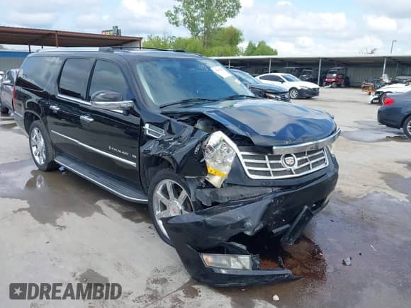 2007 Cadillac Escalade ESV with VIN 1GYFK66807R264999, listed as a IAAI auction lot 39947981 with 412,470 mi miles and . Bid and sale history available at DreamBid. Image 1.
