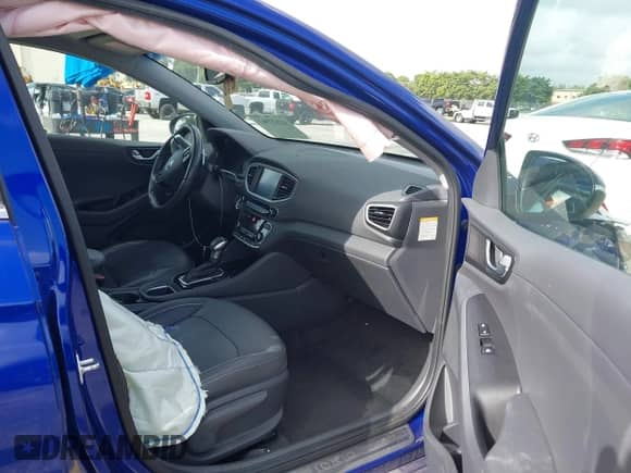 2019 Hyundai Ioniq Limited с VIN KMHC05LC2KU163708, выставлен на аукционе IAAI как лот 42822963 с пробегом 38 851 миль миль и . История ставок и продаж доступна на DreamBid. Изображение 5.