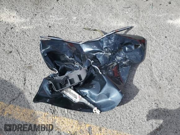 2014 Toyota Camry SE z VIN 4T1BF1FKXEU309377, wystawiony jako Copart lot #86186945 z przebiegiem 113 141 mil mil oraz Szkoda całkowita • Salvage title. Historia ofert i sprzedaży dostępna na DreamBid. Obrazek 12.