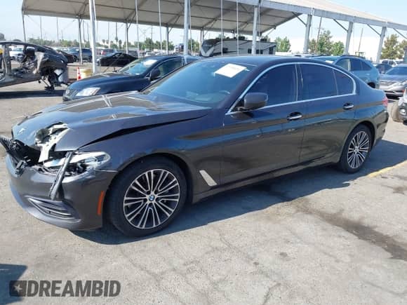 2018 BMW 5 Series 540i с VIN WBAJE5C59JWA98521, выставлен на аукционе IAAI как лот 42935031 с пробегом 117 864 миль миль и . История ставок и продаж доступна на DreamBid. Изображение 2.