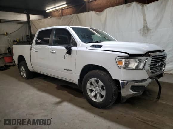 2024 Ram 1500 Laramie z VIN 1C6SRFJT3RN206348, wystawiony jako Copart lot #84639935 z przebiegiem 15 694 mil mil oraz Czysty tytuł • Clean title. Historia ofert i sprzedaży dostępna na DreamBid. Obrazek 4.