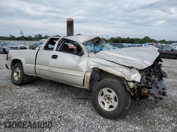 2005 Chevrolet Silverado 1500 Z71 с VIN 1GCEK19B35Z113826, выставлен на аукционе Copart как лот 70132865 с пробегом Не указан миль и Списание • Salvage title. История ставок и продаж доступна на DreamBid. Изображение 4.