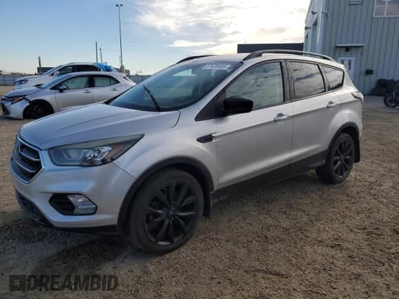 2017 Ford Escape SE с VIN 1FMCU9GD9HUA16681, выставлен на аукционе Copart как лот 87470305 с пробегом 259 399 миль миль и Чистый • Clean title. История ставок и продаж доступна на DreamBid. Изображение 1.