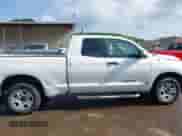 2012 Toyota Tundra с VIN 5TFUM5F16CX032465, выставлен на аукционе IAAI как лот 42460427 с пробегом 273 997 миль миль и . История ставок и продаж доступна на DreamBid. Изображение 13.