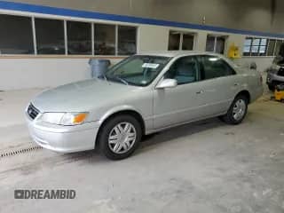 2001 Toyota Camry LE with VIN 4T1BG22K61U074589, listed as a Copart auction lot 86306445 with 166,563 mi miles and Clean title. Bid and sale history available at DreamBid. Image 1.