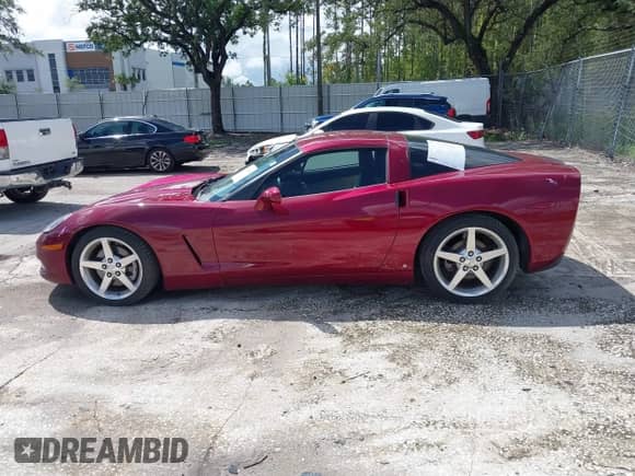 2006 Chevrolet Corvette with VIN 1G1YY26UX65123505, listed as a IAAI auction lot 43192988 with 73,864 mi miles and . Bid and sale history available at DreamBid. Image 14.