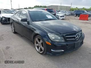 2015 Mercedes-Benz C 250 with VIN WDDGJ4HB6FG350022, listed as a IAAI auction lot 42552333 with 135,827 mi miles and . Bid and sale history available at DreamBid. Image 1.
