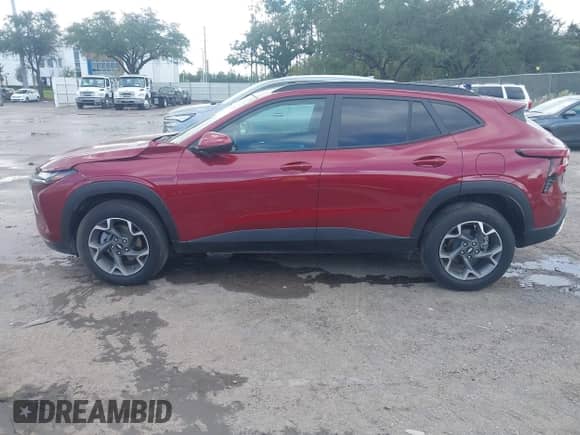 2025 Chevrolet Trax LT z VIN KL77LHEP2SC101937, wystawiony jako IAAI lot #43419855 z przebiegiem 7 109 mil mil oraz . Historia ofert i sprzedaży dostępna na DreamBid. Obrazek 14.