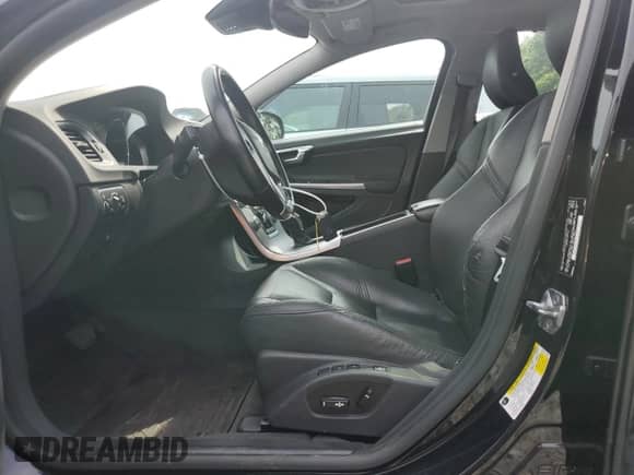 2018 Volvo S60 Inscription Platinum с VIN LYV402HM9JB159785, выставлен на аукционе Copart как лот 63430505 с пробегом 98 407 миль миль и Списание • Salvage title. История ставок и продаж доступна на DreamBid. Изображение 7.