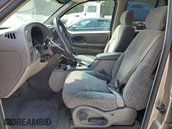 2003 Chevrolet TrailBlazer LS with VIN 1GNDS13S132358996, listed as a Copart auction lot 69185425 with 194,582 mi miles and Salvage title. Bid and sale history available at DreamBid. Image 7.