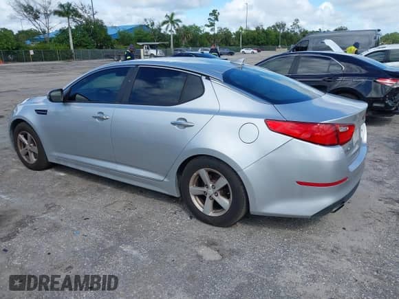 2015 Kia Optima LX с VIN 5XXGM4A71FG478604, выставлен на аукционе IAAI как лот 43391282 с пробегом 213 502 миль миль и . История ставок и продаж доступна на DreamBid. Изображение 3.