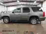 2011 Chevrolet Tahoe с VIN 1GNSKDFJ5BR283317, выставлен на аукционе IAAI как лот 41498152 с пробегом 229 185 миль миль и . История ставок и продаж доступна на DreamBid. Изображение 15.
