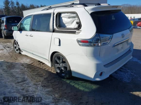 2016 Toyota Sienna SE with VIN 5TDXK3DC8GS744659, listed as a IAAI auction lot 41674298 with 99,107 mi miles and . Bid and sale history available at DreamBid. Image 3.