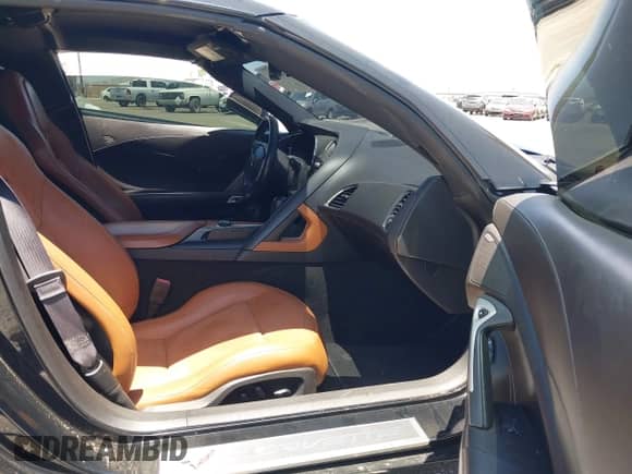 2014 Chevrolet Corvette Z51 3LT with VIN 1G1YM2D76E5105249, listed as a IAAI auction lot 42374805 with 60,472 mi miles and . Bid and sale history available at DreamBid. Image 5.