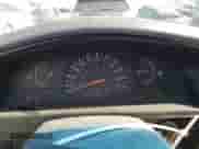 1998 Toyota Tacoma z VIN 4TAWM72N8WZ144489, wystawiony jako Copart lot #46682875 z przebiegiem 238 124 mil mil oraz Czysty tytuł • Clean title. Historia ofert i sprzedaży dostępna na DreamBid. Obrazek 9.