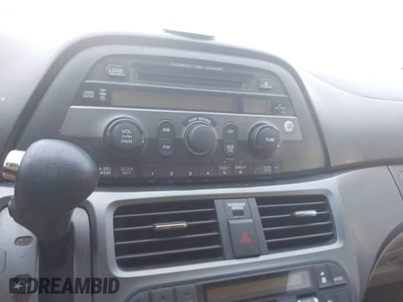 2006 Honda Odyssey EX z VIN 5FNRL38416B458065, wystawiony jako IAAI lot #43250799 z przebiegiem 179 402 mil mil oraz . Historia ofert i sprzedaży dostępna na DreamBid. Obrazek 13.