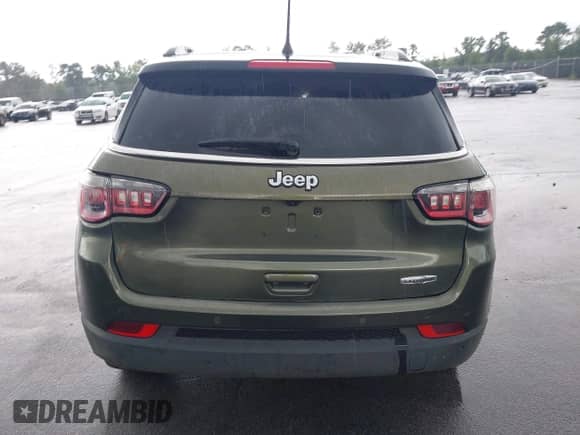 2018 Jeep Compass Latitude z VIN 3C4NJDBB2JT315024, wystawiony jako IAAI lot #42995546 z przebiegiem 111 279 mil mil oraz . Historia ofert i sprzedaży dostępna na DreamBid. Obrazek 16.