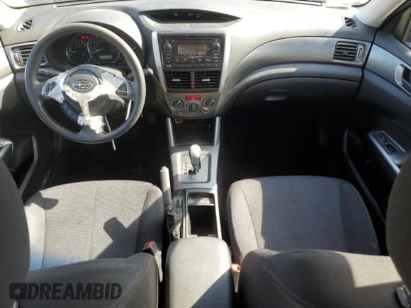 2013 Subaru Forester X z VIN JF2SHABC2DH410712, wystawiony jako Copart lot #84947895 z przebiegiem 104 099 mil mil oraz Czysty tytuł • Clean title. Historia ofert i sprzedaży dostępna na DreamBid. Obrazek 8.