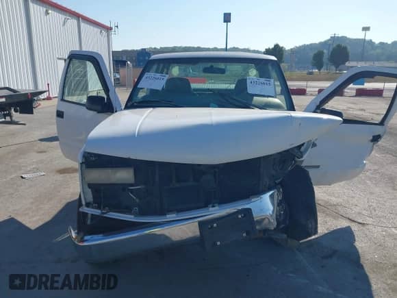 1998 Chevrolet Silverado 2500 с VIN 1GCGK29R2WE222198, выставлен на аукционе IAAI как лот 43226015 с пробегом 173 861 миль миль и . История ставок и продаж доступна на DreamBid. Изображение 13.