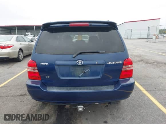 2002 Toyota Highlander с VIN JTEGF21A220033886, выставлен на аукционе IAAI как лот 42924339 с пробегом 278 100 миль миль и . История ставок и продаж доступна на DreamBid. Изображение 16.