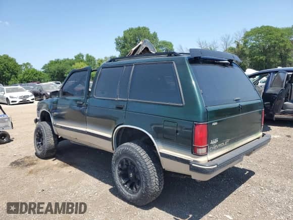 1992 Chevrolet Blazer с VIN 1GNDT13W3N2182424, выставлен на аукционе Copart как лот 63021045 с пробегом Не указан миль и На запчасти • Non repairable. История ставок и продаж доступна на DreamBid. Изображение 2.