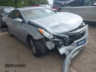 2013 Hyundai Sonata SE с VIN 5NPEC4AC8DH545367, выставлен на аукционе IAAI как лот 42972250 с пробегом 85 760 миль миль и . История ставок и продаж доступна на DreamBid. Изображение 1.