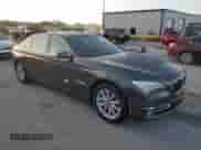 2015 BMW 7 Series 740Li z VIN WBAYE4C5XFD946723, wystawiony jako Copart lot #80526565 z przebiegiem 55 090 mil mil oraz Szkoda całkowita • Salvage title. Historia ofert i sprzedaży dostępna na DreamBid. Obrazek 4.