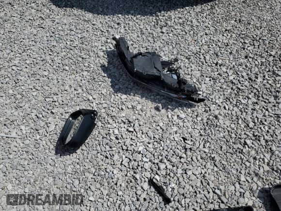 2019 Toyota Camry LE с VIN 4T1B11HK7KU741576, выставлен на аукционе Copart как лот 71667015 с пробегом 101 333 миль миль и Списание • Salvage title. История ставок и продаж доступна на DreamBid. Изображение 12.