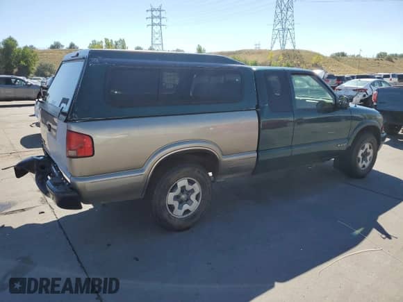 1998 Chevrolet S-10 LS with VIN 1GCDT19X3W8233475, listed as a Copart auction lot 73355824 with 211,954 mi miles and Salvage title. Bid and sale history available at DreamBid. Image 3.