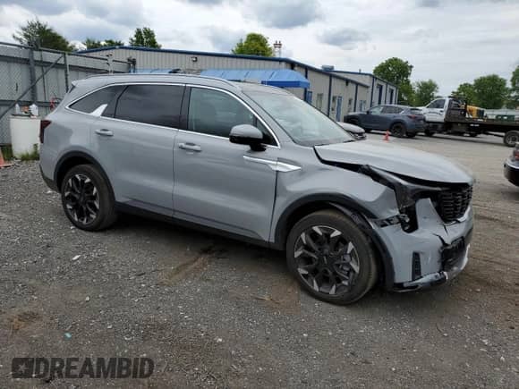 2025 Kia Sorento X-Line EX with VIN 5XYRHDJF0SG366225, listed as a Copart auction lot 57891735 with 3,017 mi miles and Salvage title. Bid and sale history available at DreamBid. Image 4.