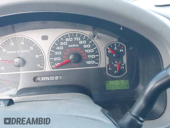 2008 Ford F-150 XLT with VIN 1FTPX14568FB52105, listed as a IAAI auction lot 43160540 with 175,482 mi miles and . Bid and sale history available at DreamBid. Image 7.