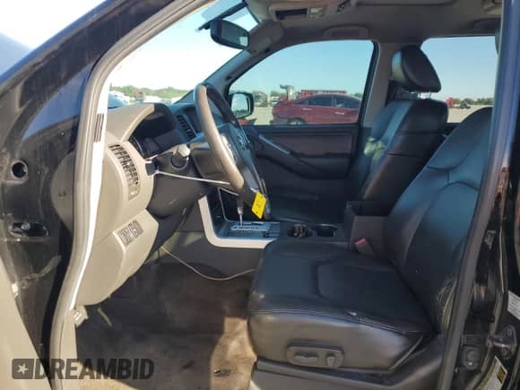 2011 Nissan Pathfinder Silver z VIN 5N1AR1NB7BC606676, wystawiony jako Copart lot #83796495 z przebiegiem 198 904 mil mil oraz Czysty tytuł • Clean title. Historia ofert i sprzedaży dostępna na DreamBid. Obrazek 7.