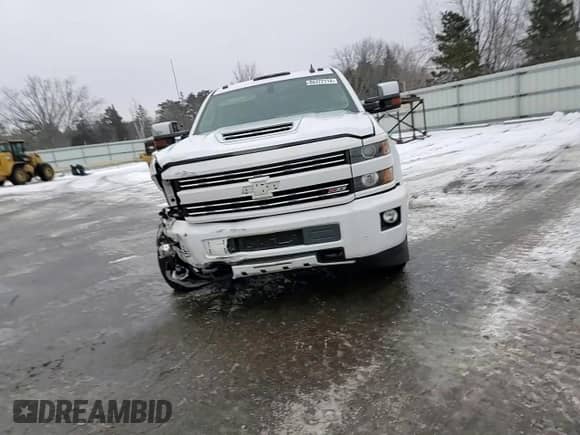 2018 Chevrolet Silverado 3500HD LTZ with VIN 1GC4K0EY2JF151852, listed as a Copart auction lot 86372114 with 218,717 mi miles and Salvage title. Bid and sale history available at DreamBid. Image 11.