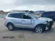 2010 Hyundai Santa Fe GLS z VIN 5NMSG3AB1AH409339, wystawiony jako IAAI lot #43365755 z przebiegiem 154 833 mil mil oraz . Historia ofert i sprzedaży dostępna na DreamBid. Obrazek 12.