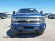 2016 Chevrolet Silverado 2500HD High Country z VIN 1GC1KXE8XGF287036, wystawiony jako IAAI lot #41699334 z przebiegiem 121 284 mil mil oraz . Historia ofert i sprzedaży dostępna na DreamBid. Obrazek 12.